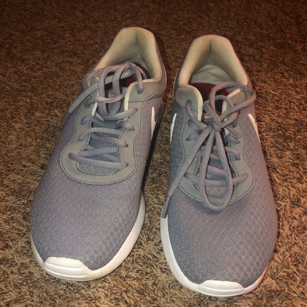 Gray nike gym shoes
